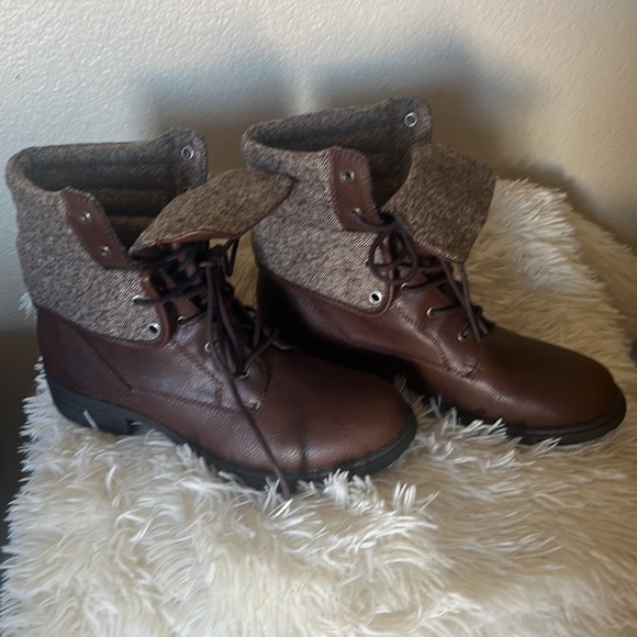 B.O.C Brown Leather Boots sz 9 - Picture 6 of 9
